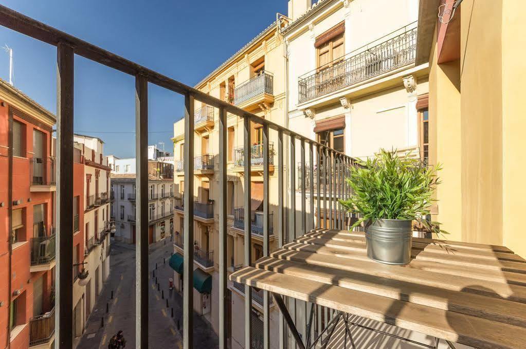 Bet Apartments - Tramontana Apartments Valencia Exteriör bild